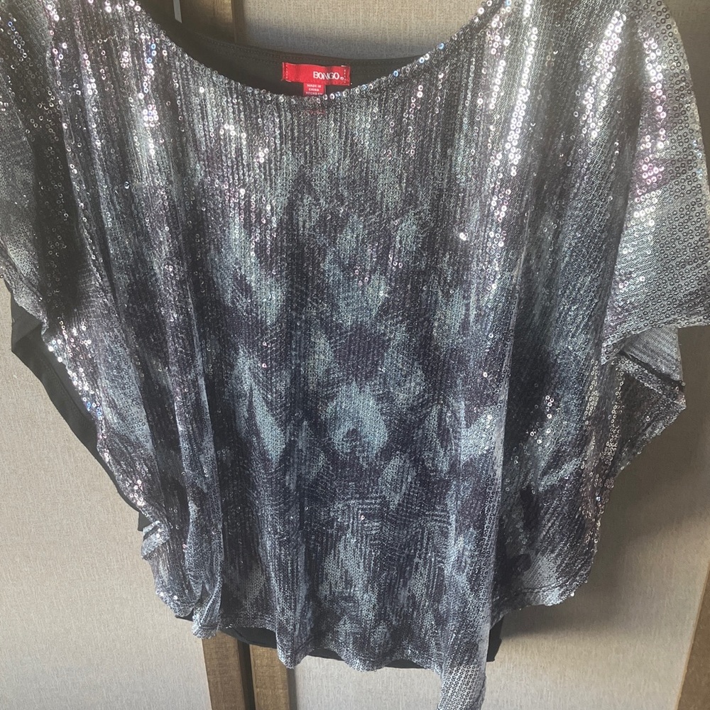 FINAL MARKDOWN Bongo Shimmering Silver Sequin caftan look Blouse small